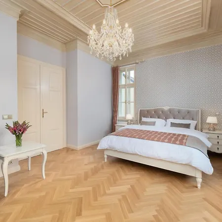 & Restaurant Chateau Trnova Hotel