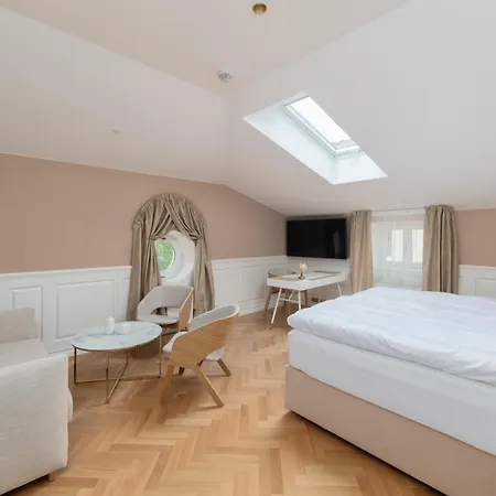 & Restaurant Chateau Trnova 4*