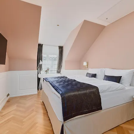 & Restaurant Chateau Trnova 4* Trnova (Prague-West)